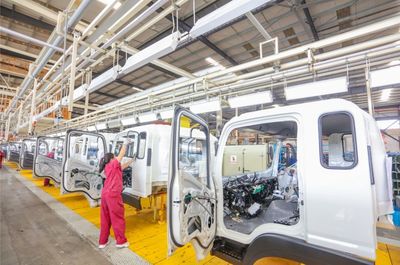 四川江淮建廠5周年首臺新能源輕卡下線，向著西南輕卡第一品牌邁進