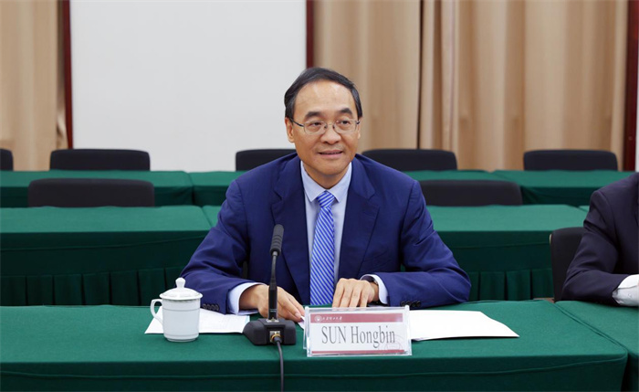 攜手共筑中古能源與教育新橋梁 孫宏斌校長(zhǎng)會(huì)見(jiàn)古巴代表團(tuán)深化合作